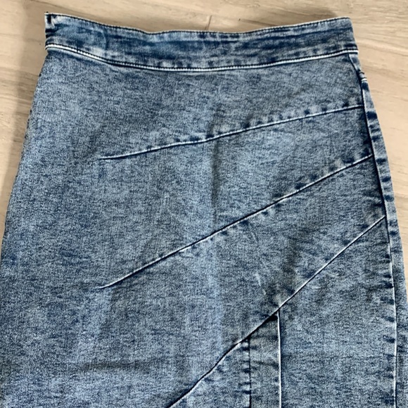 Denim acid washed split pencil blue jean skirt, stretchy and comfy / Size S - Picture 12 of 17